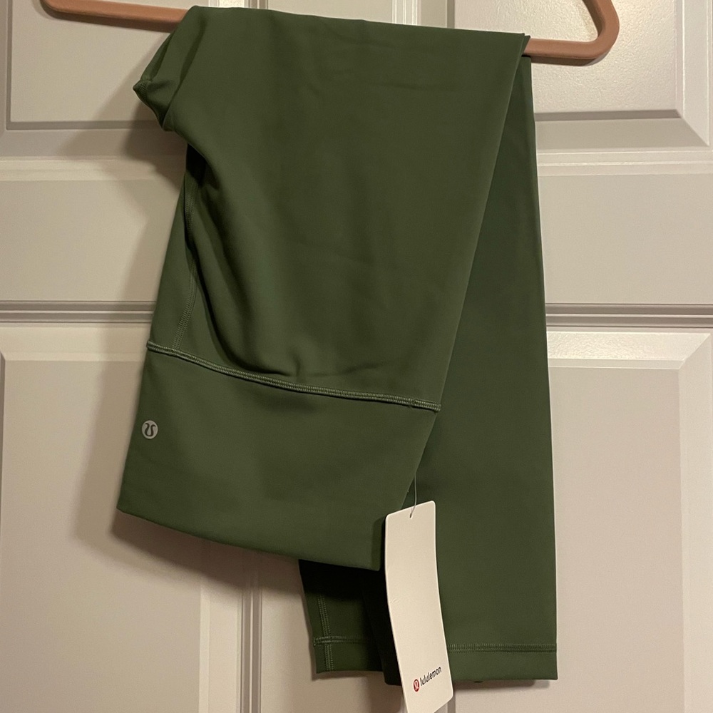 NWT Lululemon Green Twill wunder train - 14